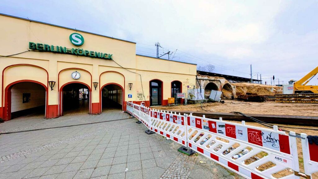 2024-12-11_Das alte Bahnhofsgebäude Köpenick