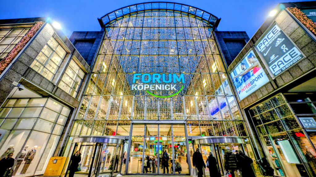 Verkaufsoffener Sonntag zum Nikolaus im weihnachtlichen Forum Köpenick