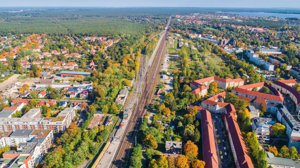 Blick auf die östlich vom Bahnhof Köpenick gelegenen Gleise im Januar 2023